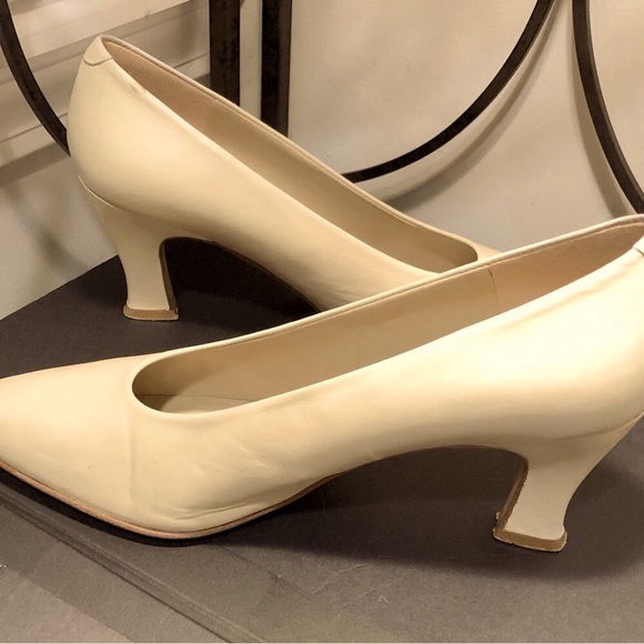 Bandolino Bone Heels Size 9M - Picture 1 of 8